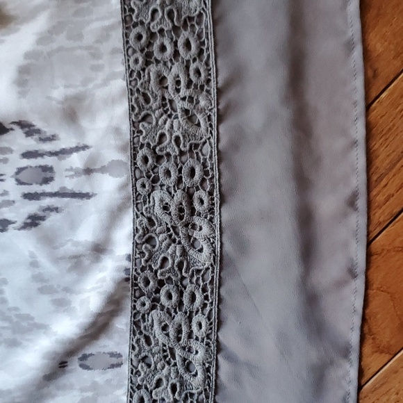 Rudy Rd Top - Picture 3 of 4